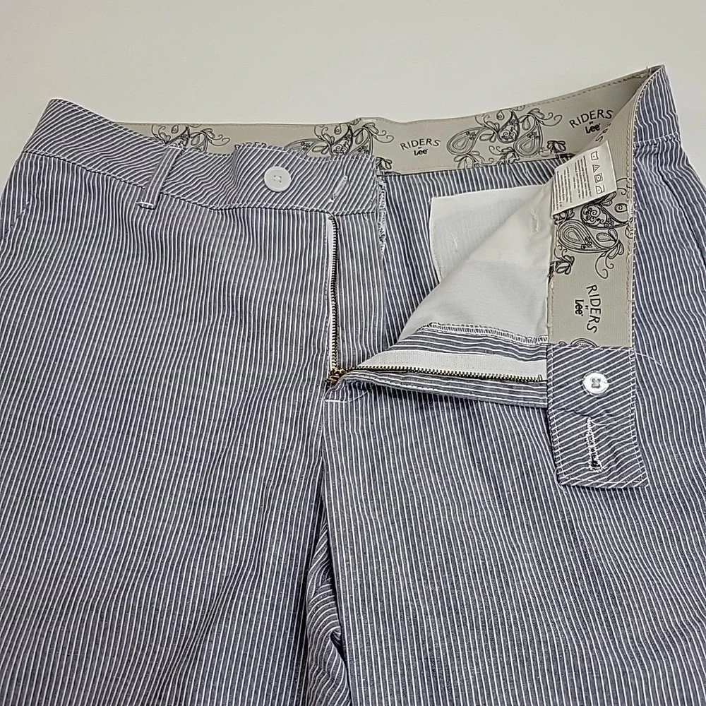 Riders by Lee Women's Capri Size 37‎ Stretch High Rise Split Hem